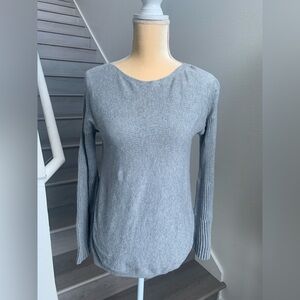 Vince Camuto Gray Long Sleeve Sweater Top with Open Bell Sleeves